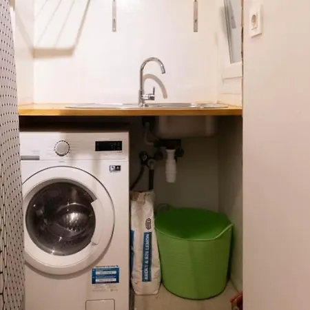 Amazing Down Town, Near Guggenheim. Céntrico Bilbao