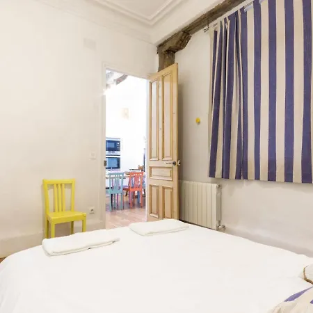 Amazing Down Town, Near Guggenheim. Centrico * 빌바오