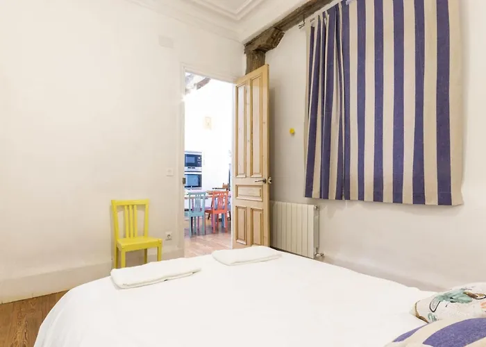 Amazing Down Town, Near Guggenheim. Céntrico * Bilbao