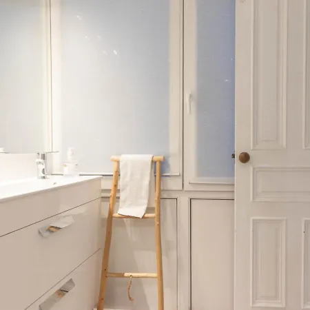 Amazing Down Town, Near Guggenheim. Centrico アパート